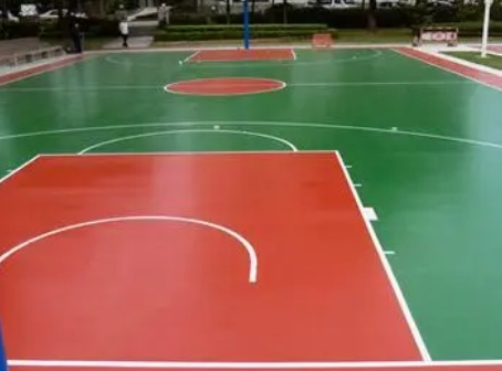 河北许多老旧运动场地面翻新,篮球场地面维修